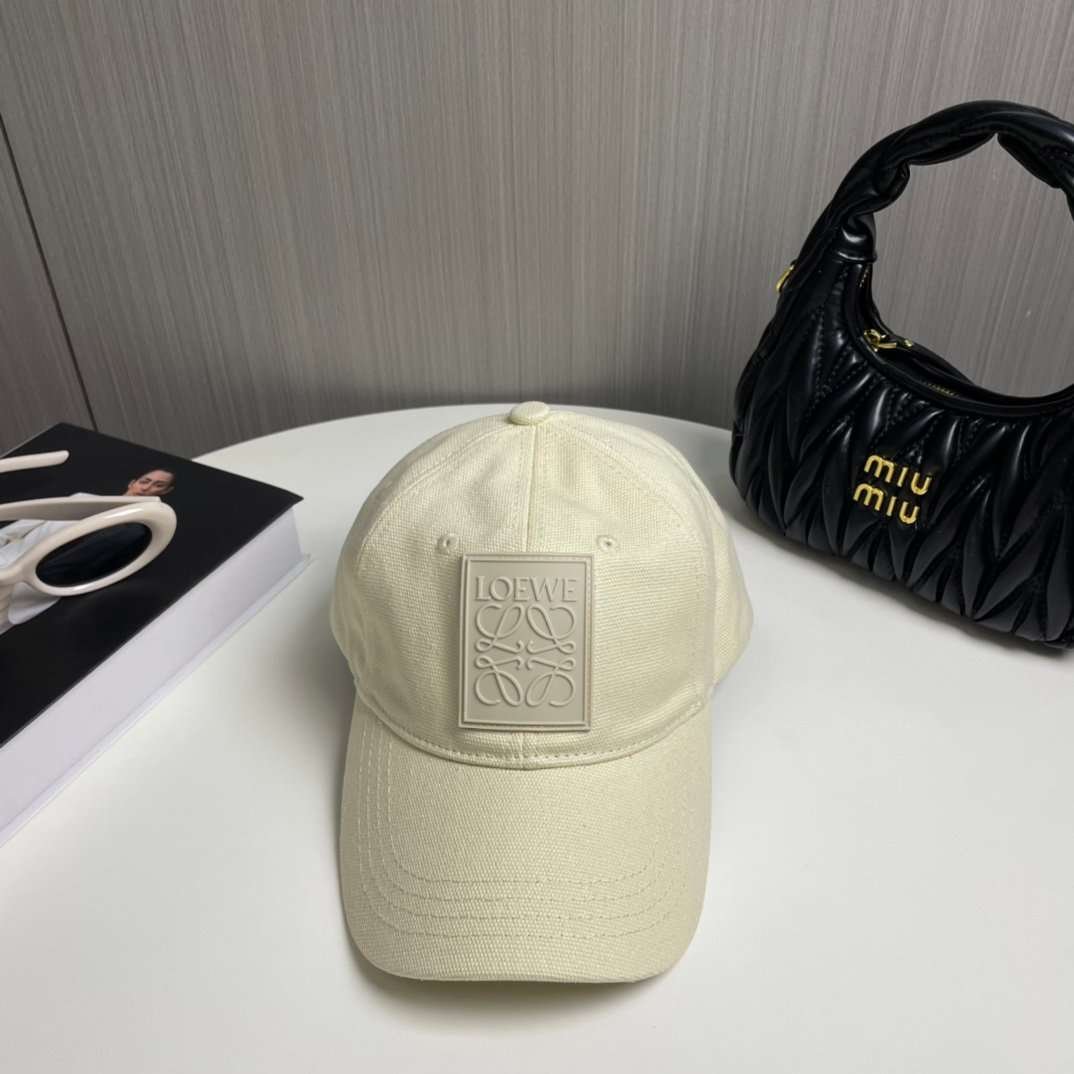 0-1-1-2.jpg LOEWE baseball cap - Image 1