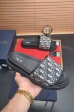 Dior Original 1:1 slippers - Image 11