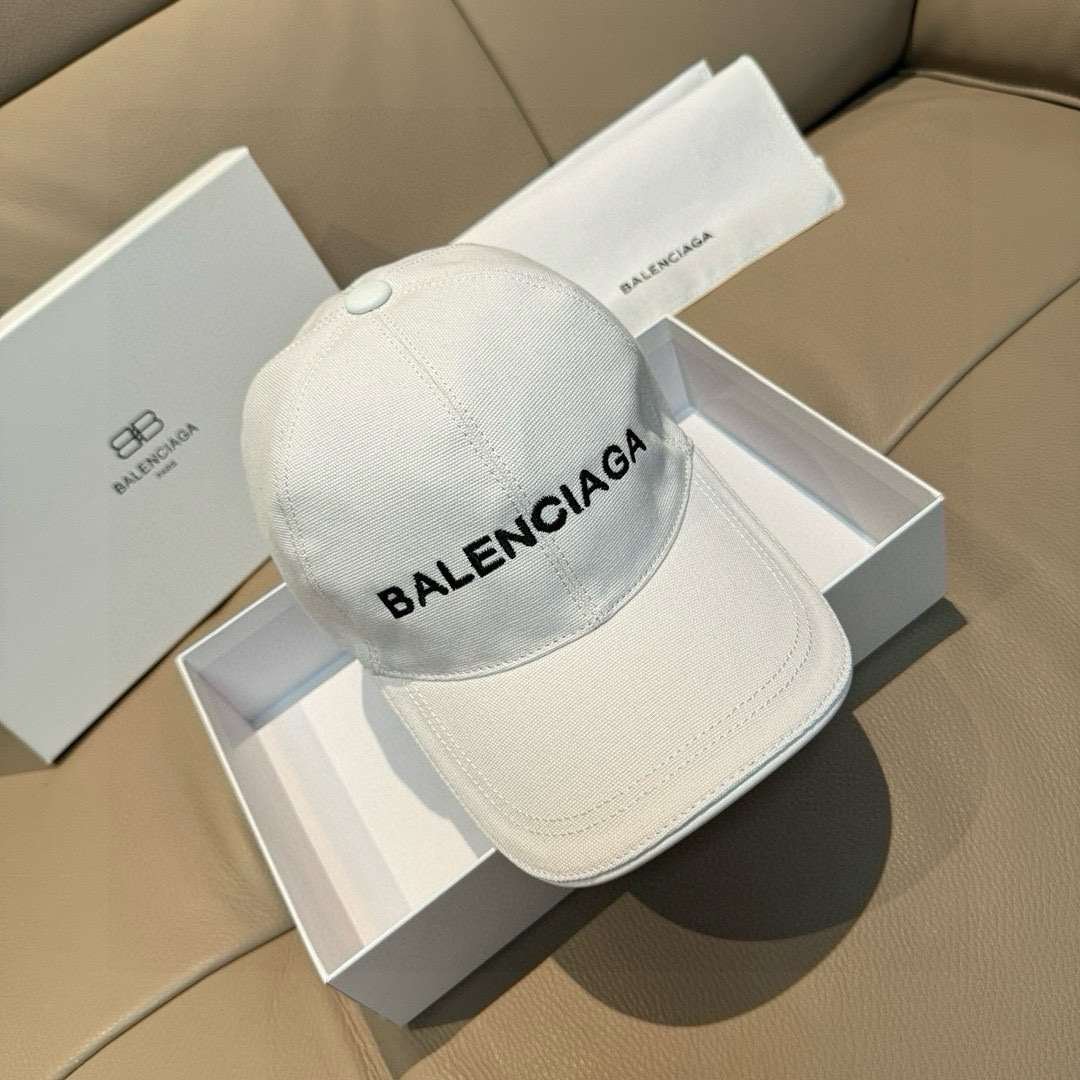 1-13-6.jpg Balenciaga classic baseball cap embroidered in black and white - Image 1