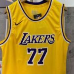 No. 77 of the Los Angeles Lakers in the 24-25 season of the NBA. Luka Don č I ć jersey - Image 5
