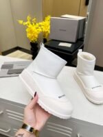 Balenciaga sheepskin all-in-one snow boots white - Image 3