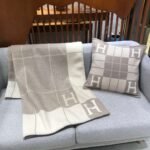 High-quality wool and cashmere blend cushion and blanket