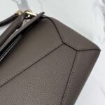 Loewe high-quality 1:1 replica bag, Mini size, dimensions: 18*12.5*8 cm - Image 6