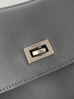Balenciaga’s highest-quality 1:1 replica handbag, dimensions: 35 × 23.3 × 10.9 cm - Image 4