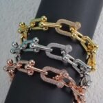 Tiffany & Co. High-Quality Horseshoe Bracelet - Image 9