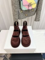 The row of high-quality shoes - Image 3