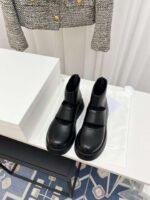 The row of high-quality shoes - Image 10