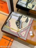 Hermès silk scarf, SIZE: 90×90 - Image 9