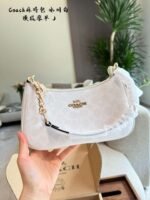 Coach handbag, size: 23cm