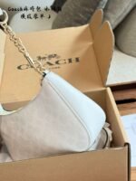 Coach handbag, size: 23cm - Image 3