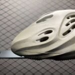 Adidas slippers - Image 4