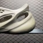 Adidas slippers - Image 5