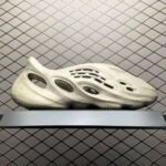 Adidas slippers - Image 7