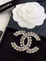 Chanel diamond brooch - Image 7
