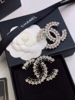Chanel diamond brooch - Image 4