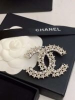 Chanel diamond brooch - Image 3