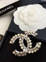 Chanel diamond brooch - Image 9