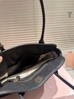 miumiu shell bag,39×30cm - Image 4