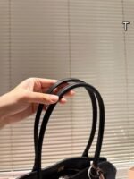 miumiu shell bag,39×30cm - Image 6