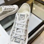 Top quality embroidered Dior shoes with animal prints - Image 4