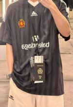 Balenciaga passport holder - Image 4