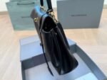 Balenciaga fashion new bag   size
39.9*29.9*12.9 - Image 4