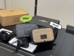 coach camera bag
20×12cm