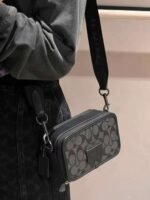 coach camera bag
20×12cm - Image 5