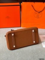 Hermes leather bag  25cm - Image 5