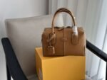 Tods package 26×15×15 - Image 7