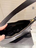 Prada bag  30×19 - Image 10