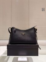 Prada bag  30×19 - Image 3