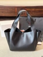 Saint Laurent Bag, size: 33×28 - Image 2