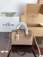 Coach bag  SIze:26×16×13