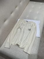 Chanel cashmere sweater of high quality - Image 3
