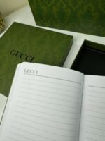 Gucci notebook and pen set - Image 5