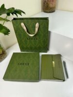 Gucci notebook and pen set - Image 2