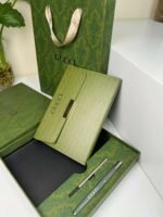 Gucci notebook and pen set - Image 7