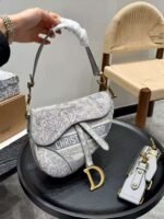 Dior bag - Image 5