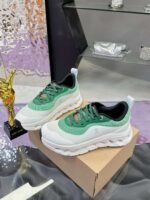 ONrunning high-quality sports shoes