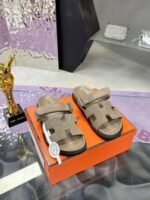 Hermès high-quality 1:1 slippers - Image 4