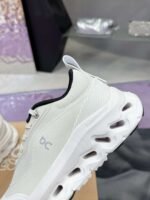 Joint venture shoes by OnRunning and Loewe - Image 3