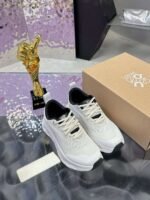 Joint venture shoes by OnRunning and Loewe - Image 5