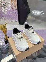 Joint venture shoes by OnRunning and Loewe - Image 7