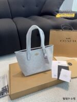 Coach bag, size: 22*20*10 - Image 3