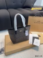 Coach bag, size: 22*20*10 - Image 5