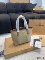 Coach bag, size: 22*20*10 - Image 8