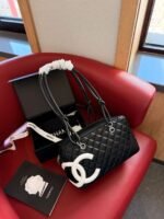 Chanel camera bag, size 28 × 10 × 16 - Image 9