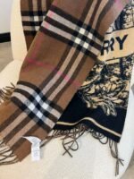 Burberry scarf, 450 grams of goat hair, size：50*210cm - Image 4