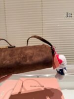 MIUMIU round bag  size:22*9 - Image 13